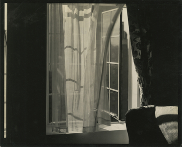 Interior, window - Tudor City Apartments, 42nd Street at 2nd Avenue, New York, USA, c.1920-38 (gelatin silver photo)