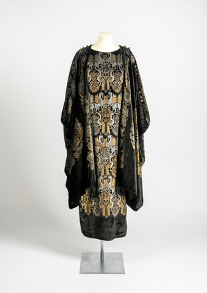Silk velvet evening coat, 1920-29 (textile)
