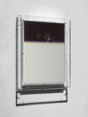 Expiration Painting, Spray, 2016 (Oil on canvas, wood, perspex)