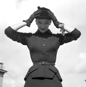 Fashion: Sorelle Fontana Autumn/Winter collection, Rome, Italy, 1952 (b/w photo)