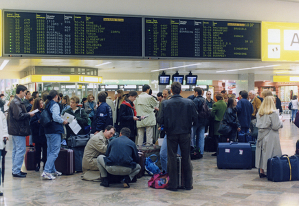 Waiting passengers at Saarbrücken Airport, 1995 (photo)
