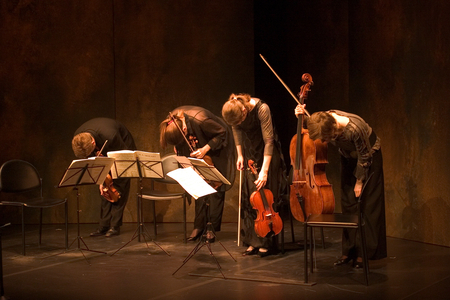 Tetzlaff Quartet taking a