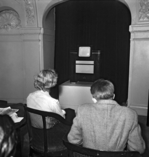 Tv Set, France, 1948 (b/w photo)