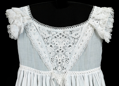COSTUME: dress, Scotland, Ayrshire (place associated), c. 1850-1860, length 1200mm (Ayrshire embroidery, cambric, cotton)