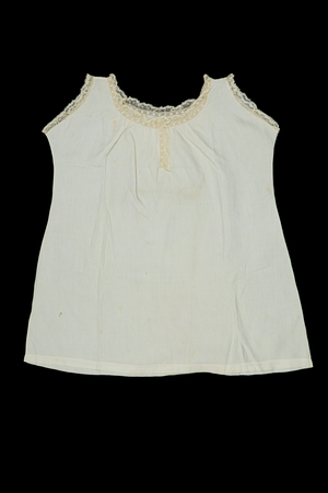 Chemise associated with Queen Alexandra, c.1900 (linen trimmed with Valenciennes lace)
