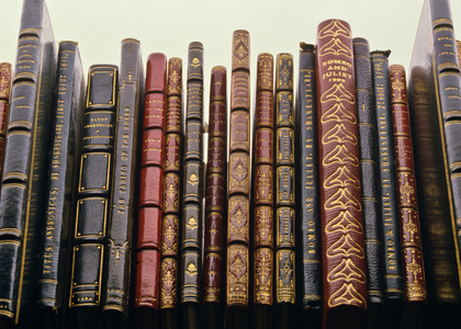 Leather bindings of rare first editions of dramatic plays by William Shakespeare, 1986 (photo)
