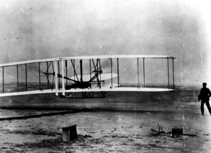 The first flight of the Wright Brothers (photo)
