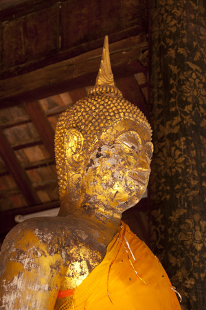Thailand: Buddha in Viharn Nam Taem, Wat Phra That Lampang Luang, northern Thailand
