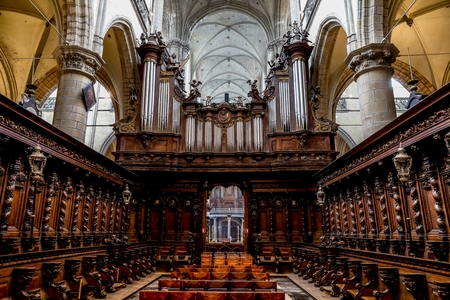 St James's catholic church, Antwerp, Belgium. Stalls and master organ. (photo)