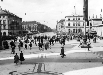 Odeonsplatz in Munich, 1938 (b/w photo)