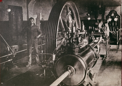 Photograph of one of the first Italian industries (photo)