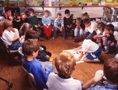 Elementary school with preschool 1996 DEU, Germany, Iserlohn The lessons in this elementary school ..., 1996 (photo)