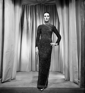 Presentation of the Chanel fashion collection 1971 1972 Long navy and gold dress, July 28, 1971 (photo)