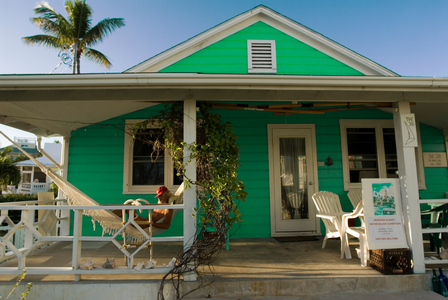Typical loyalist house, Hope Town, Elbow Cay, Abacos, Bahamas (photo)