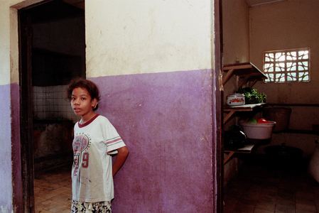 Orphan in Dili, 1999 (photo)