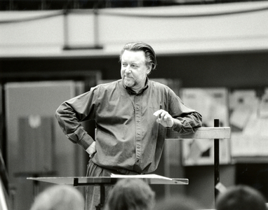 Sir Andrew Davis rehearsing
