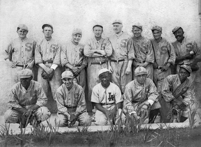 SF Seals Baseball Team (b/w photo)