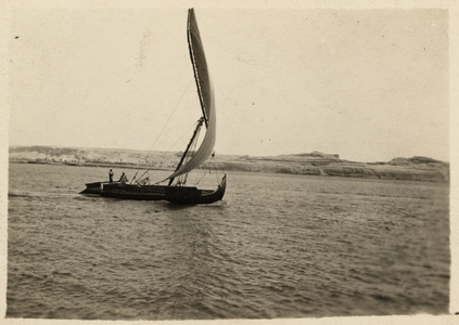 An Arab boat sailing on the River Nile, Egypt, 26 August 1916 (b/w photo)