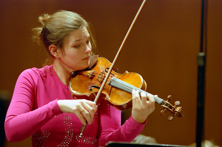 Janine Janson performing in Paris, France, 2006 (photo)
