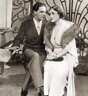 Ivor Novello as 'Jacques Clavel' & Fay Compton as 'Mary Ventyre' in Novello 's play 'Murder in Mayfair', performed at the Globe Theatre, London, September 1934