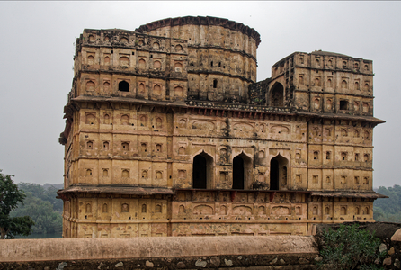 Royal Cenotaphs chhatris, 1501 (photo)