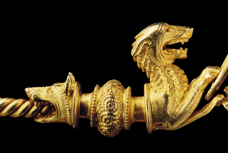 Highly important La Tene warrior fibula, detail (gold) (see also 1065822-7)