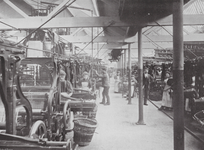 Witney Woollen Mills: Power-Loom Weaving Shed (b/w photo)