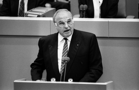 Government declaration by Helmut Kohl on German unity, 1990 (photo)