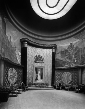 World Fair, Paris, 1937 : the hall of the pavilion of the Luxembourg