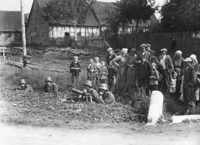 Cavalry of the Reichswehr during a maneuver, 1930 (b/w photo)
