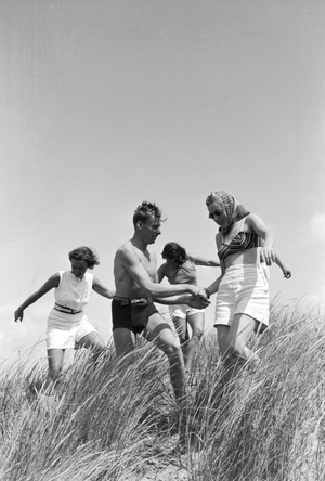 Vacations on Norderney, Germany 1930s (b/w photo)