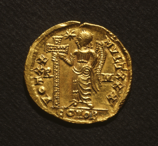 Solidus of Galla Placida depicting Empress with cross, verso, Byzantine coins, 5th century