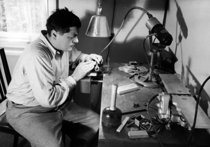 Paul Dahlke in his workshop, 1939 (b/w photo)