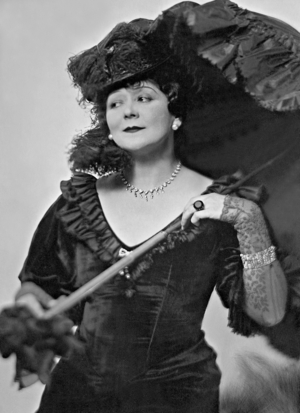 Trude Hesterberg in 'The merry widow', 1930 (b/w photo)