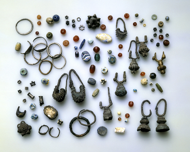 Jewellery, Israelite Period (mixed media)