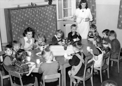 II. WK, NS People's Welfare, 1943 (photo)