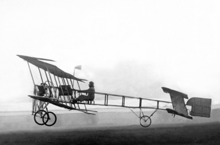 Goupy biplane in Juvisy, 1909