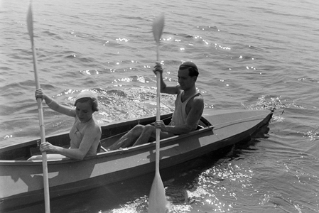 Vacation at the Baltic Sea, Germany 1930s (b/w photo)