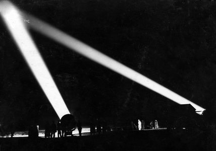 German searchlights in the First World War (b/w photo)
