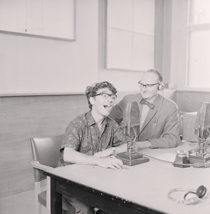 Freddie Garrity, of Freddie and the Dreamers, interviewed by Ross Gaggs, August 1964 (b/w photo)