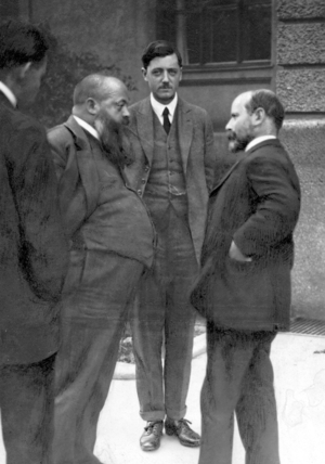 Paul Nikolaus Cossmann with Count Pestalozzi (b/w photo)