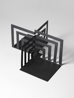 Concreção 5942, 1959 (painted aluminium)