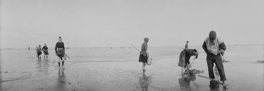 Fishing on foot, 20th century (photography)