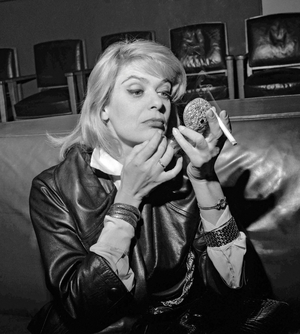 Melina Mercouri at Orly airport in Paris, November 1st, 1960 (b/w photo)