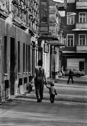 Daycare in East Berlin, 1990 (photo)