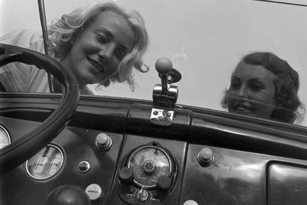 Travelling in a Ford V8, Germany 1930s (b/w photo)