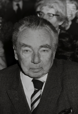 The German writer Erich Kästner on his 75th birthday, 23.02.1974 in the large theatre hall of the Münchner Kammerspiele, Munich, 23.02.1974 (photo)