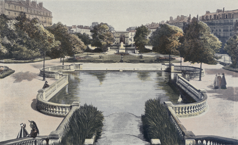 Dijon, Place Darcy, Square Darcy, Statue de F Rude, Porte Guillaume (colour photo)