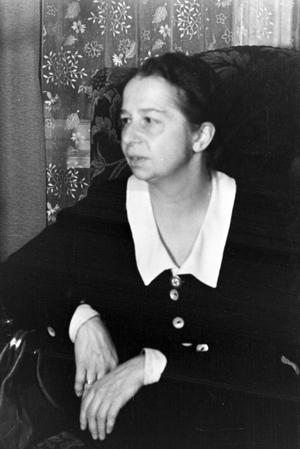 Scenes from everyday life of a family in Stuttgart, Germany 1930s (b/w photo)