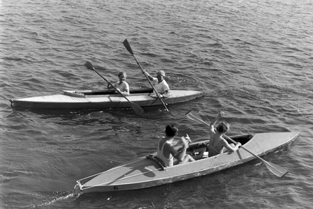 Vacation at the Baltic Sea, Germany 1930s (b/w photo)